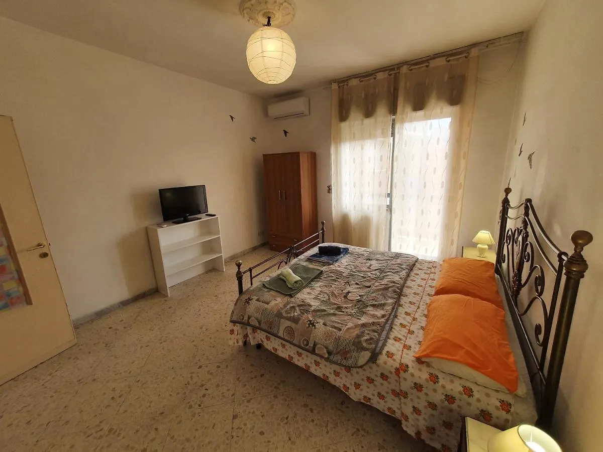 Central Train Station Comfy Bari Italy