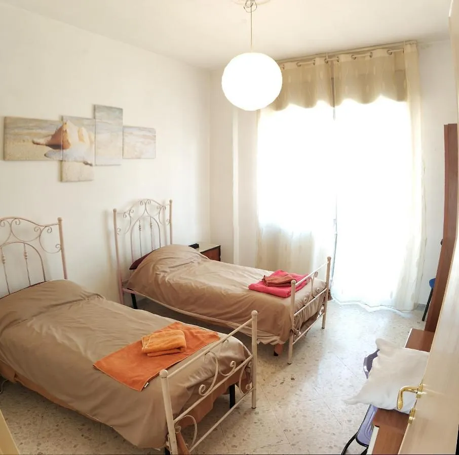 Central Train Station Comfy Bari Apartment